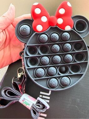 Minnie Mouse pop purse